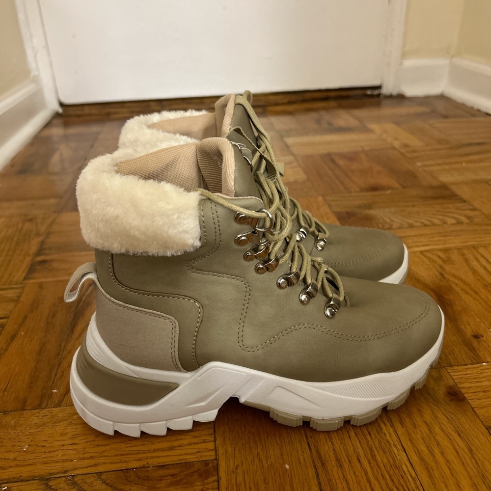 Boots Size 7